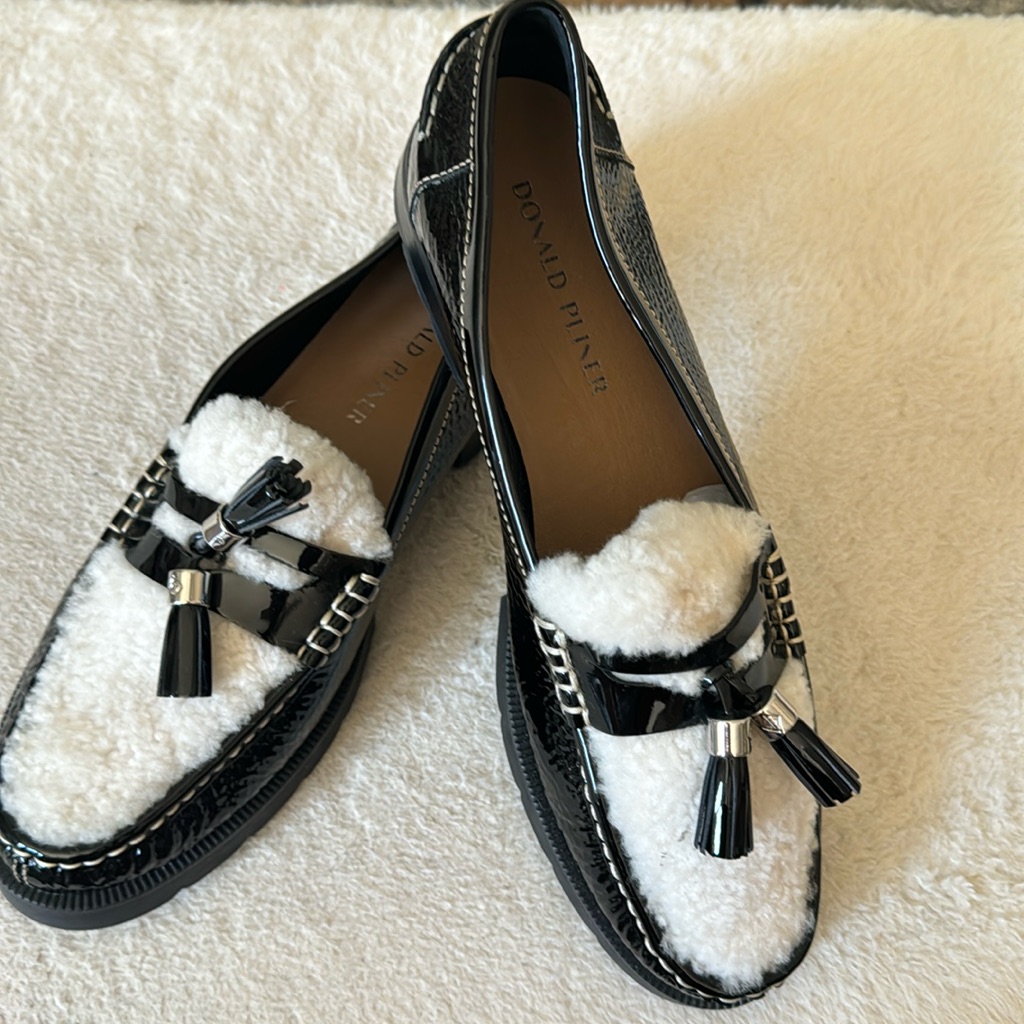Donald Pliner Super Cute Brand New Slip On Shoes